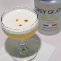 pear vodka, pear juice, lychee juice, fresh squeezed lemon juice, organic maple syrup grade b, pasturized egg white, fresh peeled ginger, black pepper
garnish: 3 drops sesame seed oil